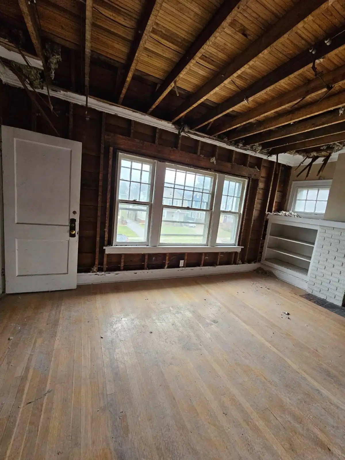 selling fire damaged house Rhode Island